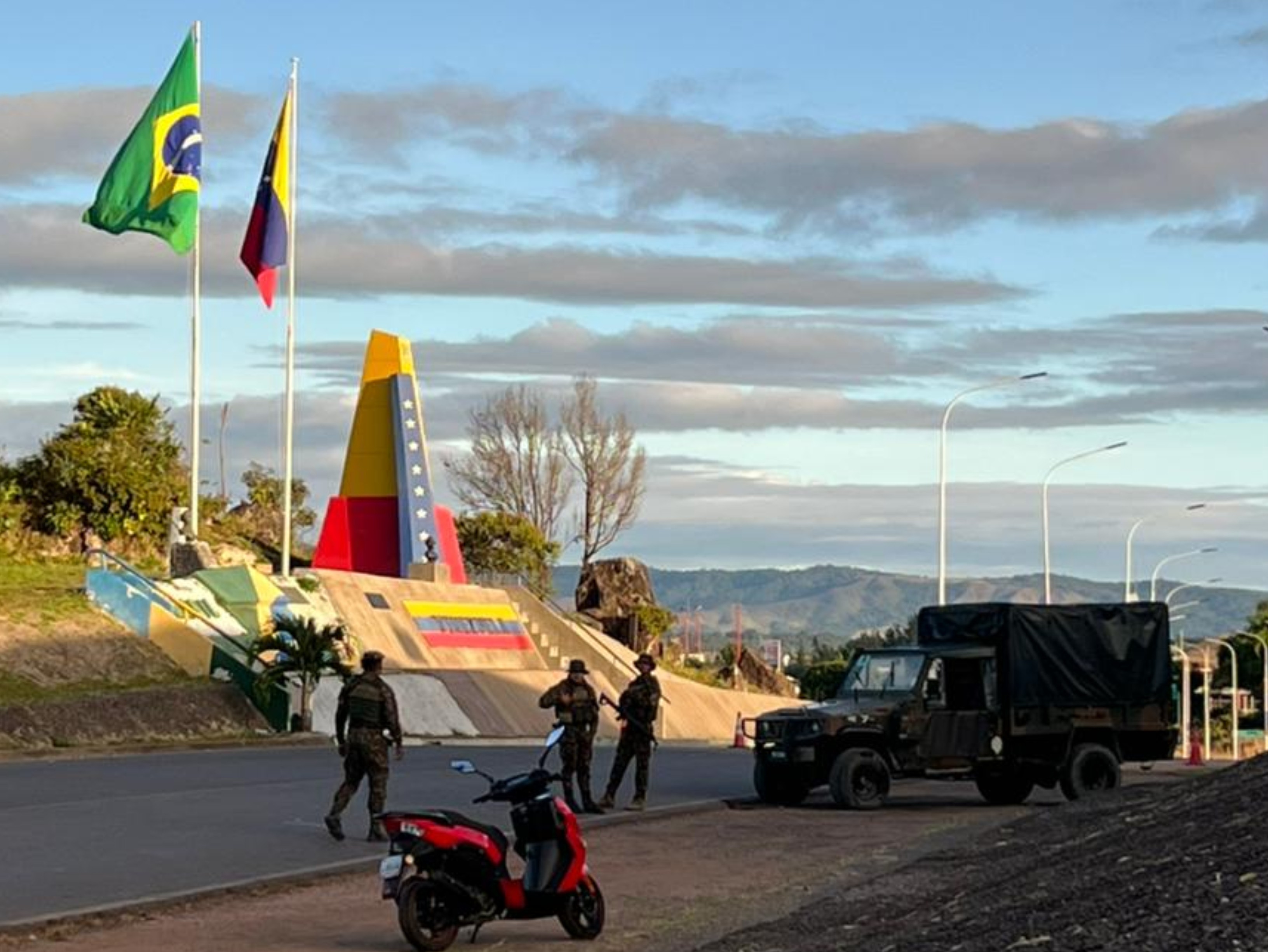 Fronteira do Brasil com a Venezuela é fechada após ataque dos EUA e captura de Maduro