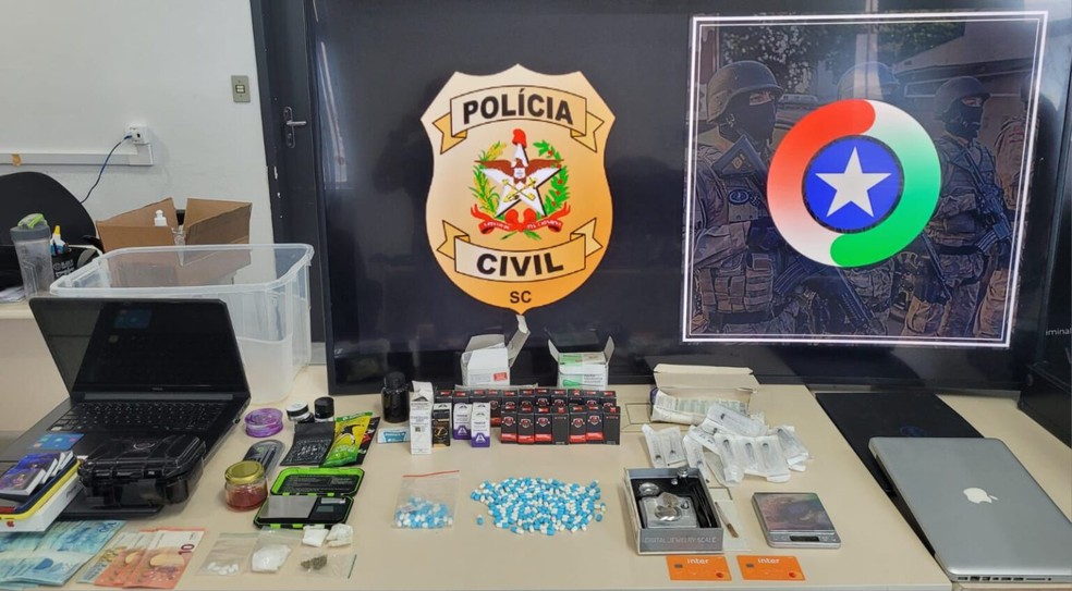 Ação combate tráfico de drogas voltado a clientes de alto poder aquisitivo em Jurerê Internacional | Santa Catarina | G1