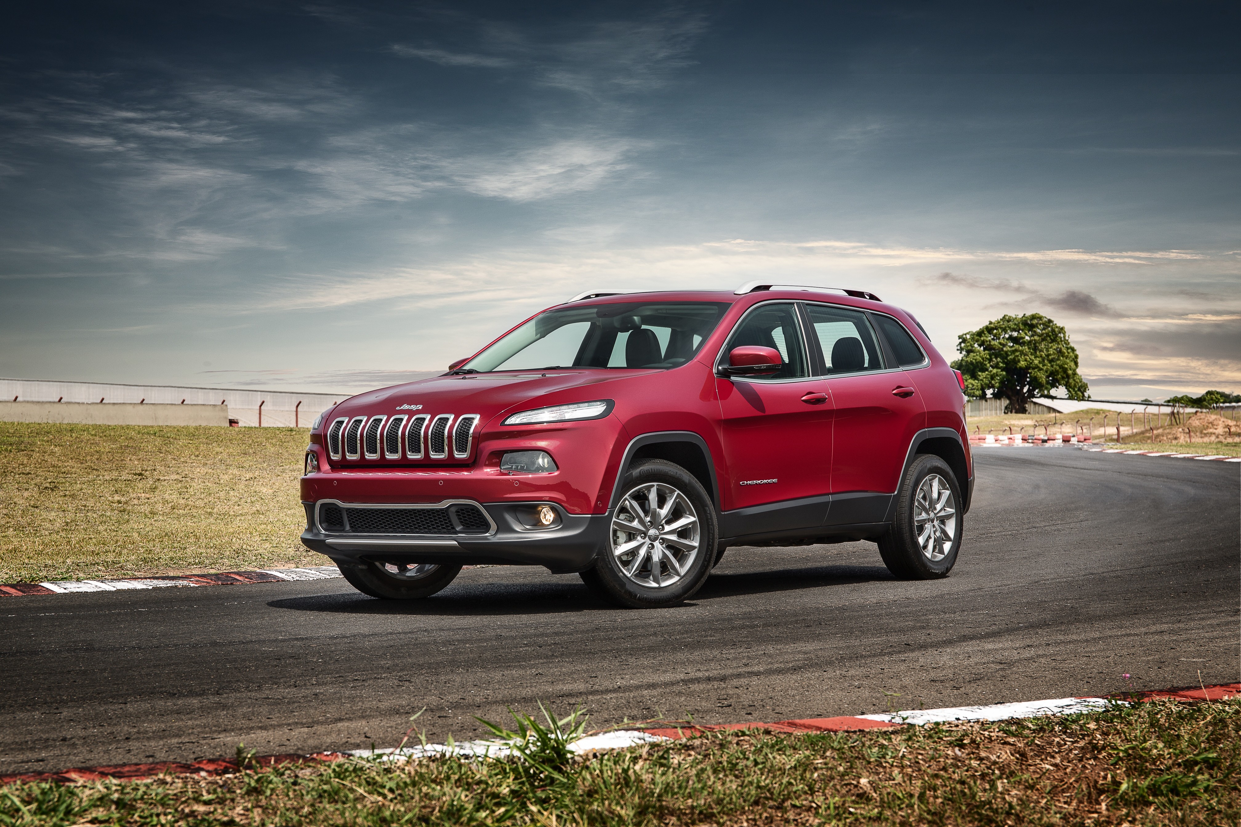 Jeep convoca recall após falha no freio ABS; veja se seu carro está na lista