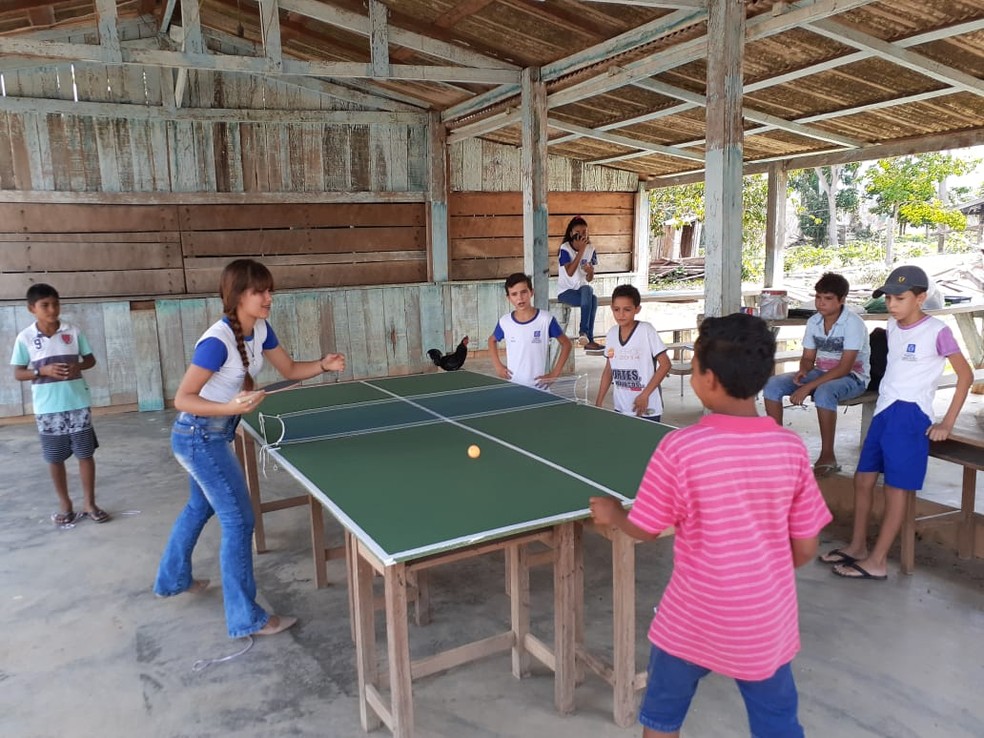 Alunos constroem mesas de tênis para a escola onde estudam em MT usando  materiais que seriam descartados, Mato Grosso