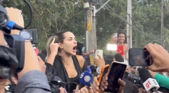 Deolane Bezerra deixa presdio no Recife