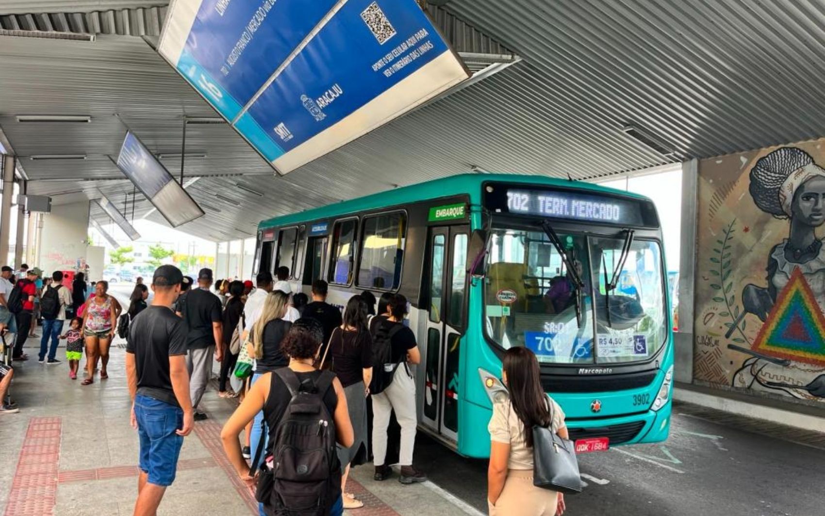 Obra no Terminal do Mercado altera embarque e desembarque de ônibus coletivos em Aracaju