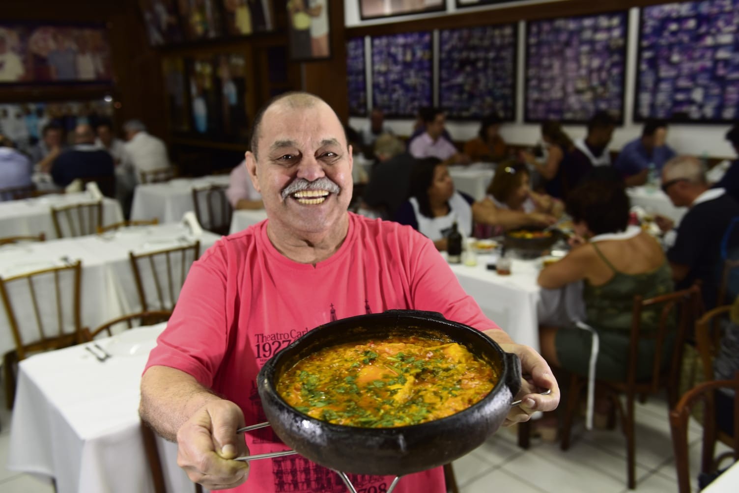 Morre Hercílio 'Pirão', chef que preparou tradicional moqueca capixaba para personalidades como Lula e Zico  