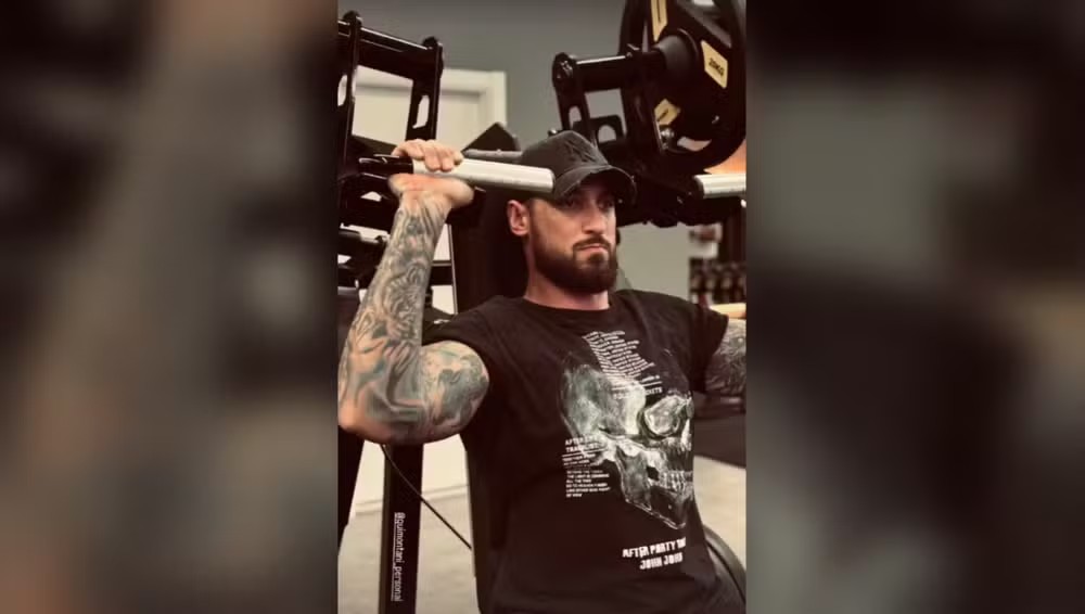 Ex-companheira suspeita de matar personal a tiros na saída de academia em Itajaí é presa no PR