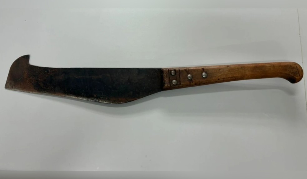 Homem ameaça ex-mulher com facão, descumpre medida protetiva e é preso em Euclides da Cunha Paulista — Foto: Polícia Militar/Divulgação