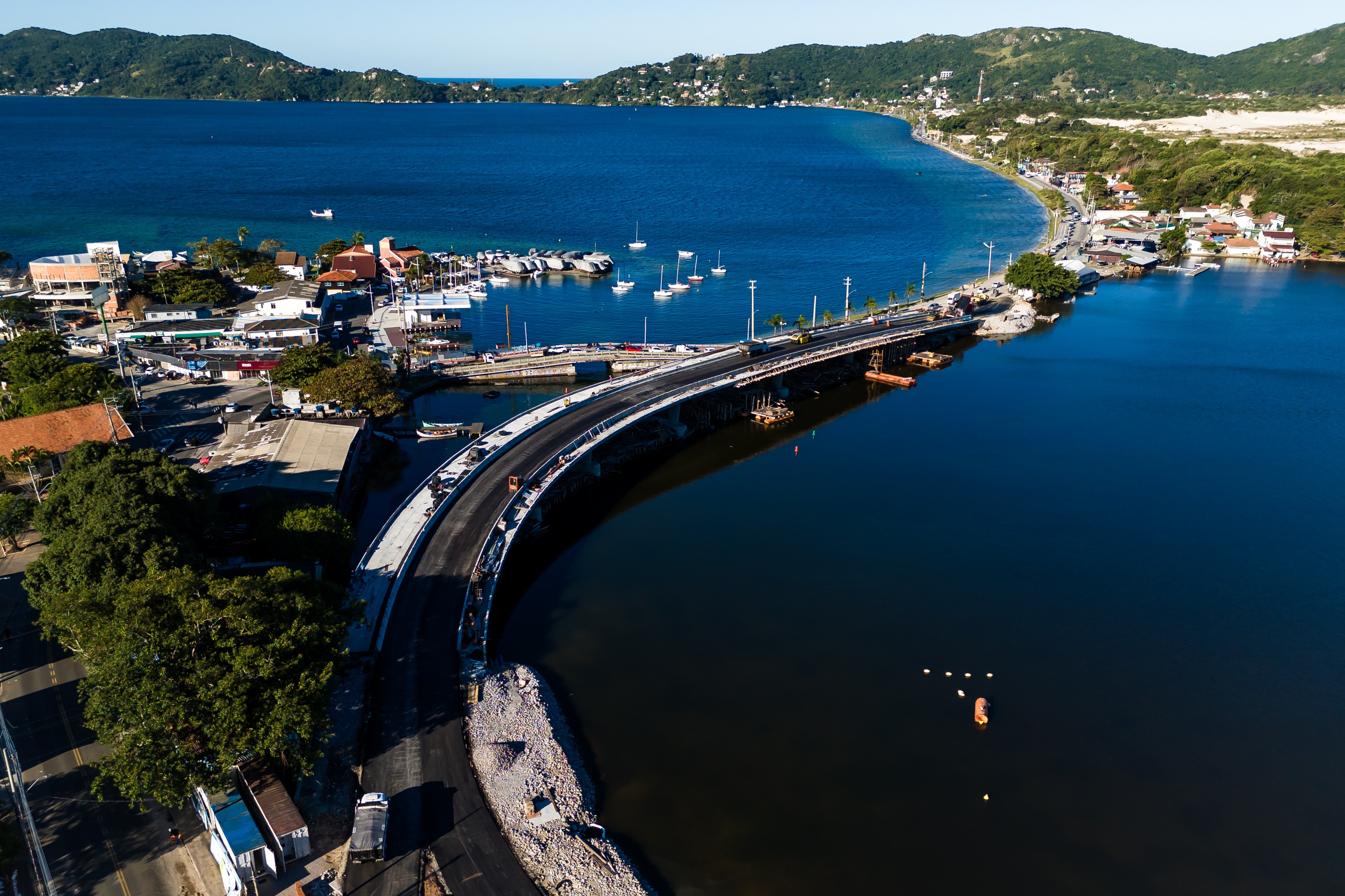Nova ponte da Lagoa impulsiona mobilidade, uso náutico e preservação ambiental em Florianópolis