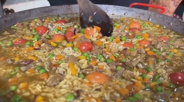 Concurso de receitas 2024: aprenda a preparar paella de cordeiro com pinhão 