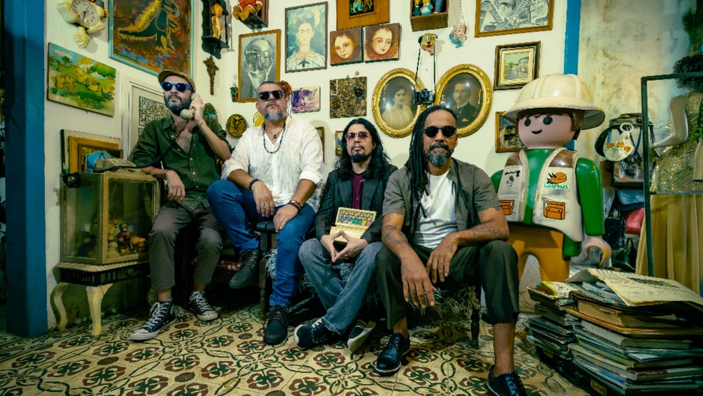 Seu Pereira e Coletivo 401, espetáculo de rock, com tradição nordestina apresenta a turnê 'Obsoleto' — Foto: Divulgação