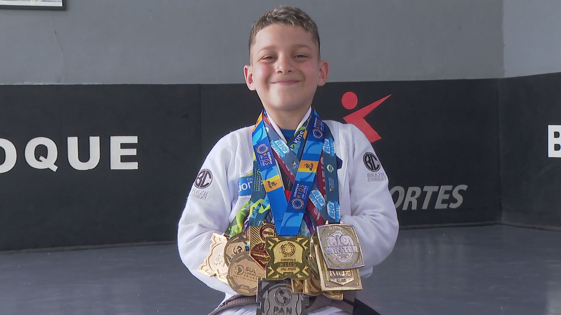 Menino de 11 anos vai representar o Brasil no Pan Kids de jiu-jítsu, nos EUA