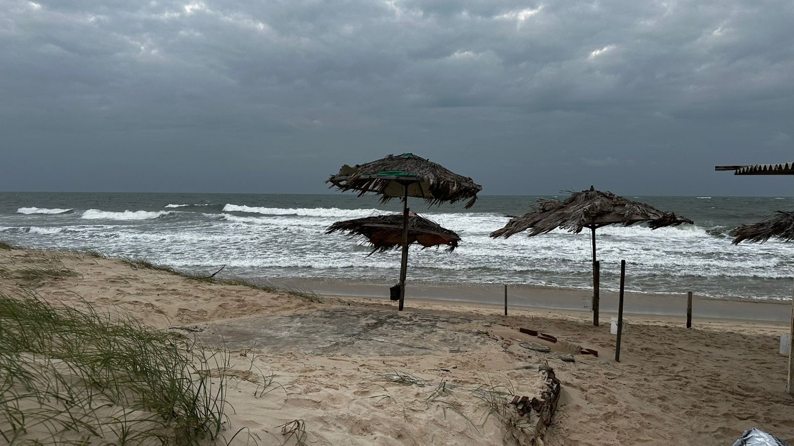 Seis pessoas são resgatadas de afogamento na Praia do Meio em Natal; homem morre na Redinha Nova 