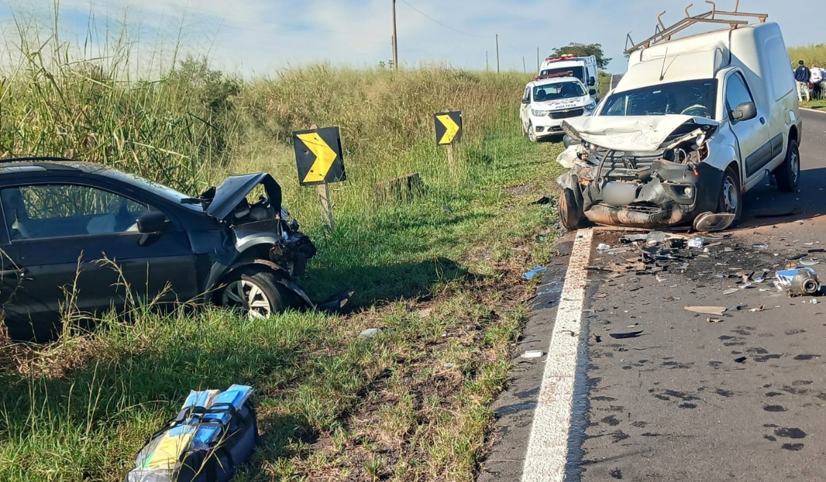 Acidente entre três carros deixa vítimas em rodovia entre Flora Rica e Santo Expedito 