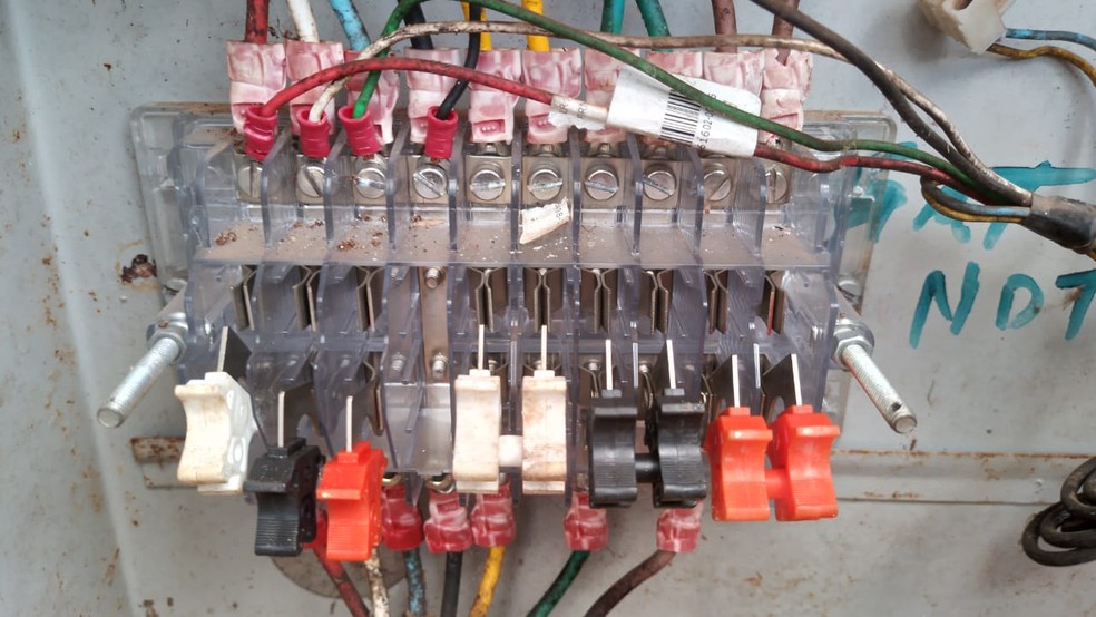 Desvio de energia elétrica em madeireira na cidade de Bujaru — Foto: MPF/Ascom