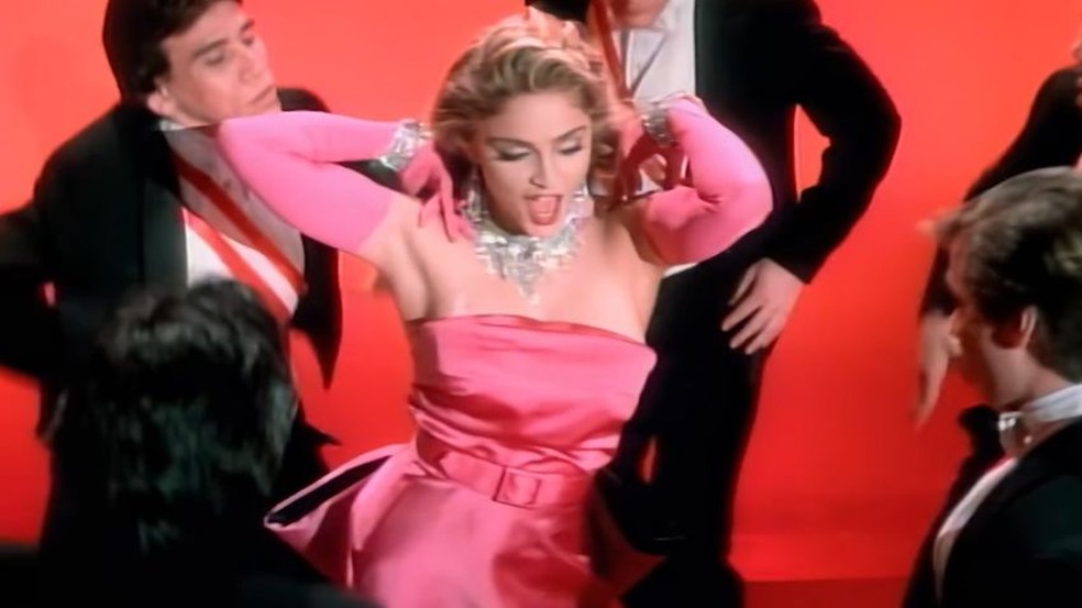 Madonna em 'Material Girl' — Foto: Reprodução/YouTube