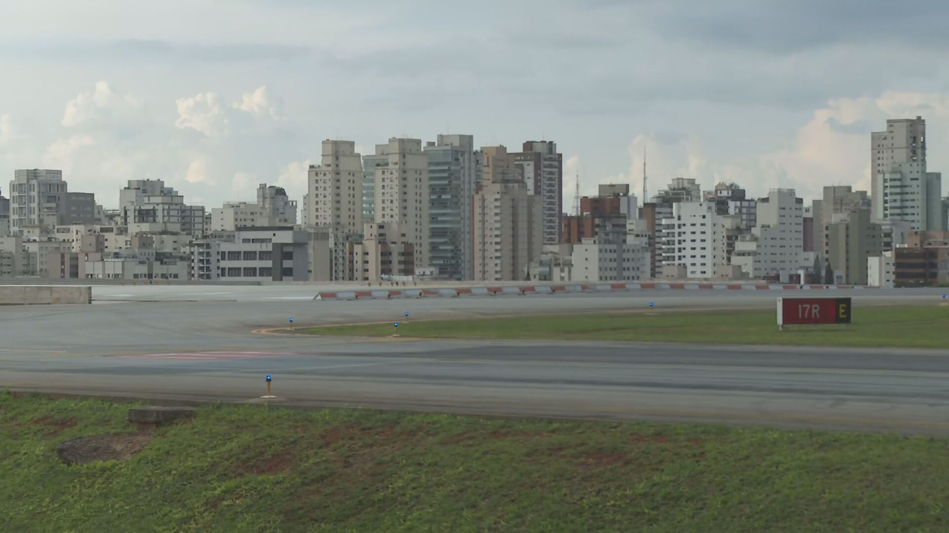 Azul investiga avião que decolou pouco antes do fim da pista no Aeroporto de Congonhas em SP