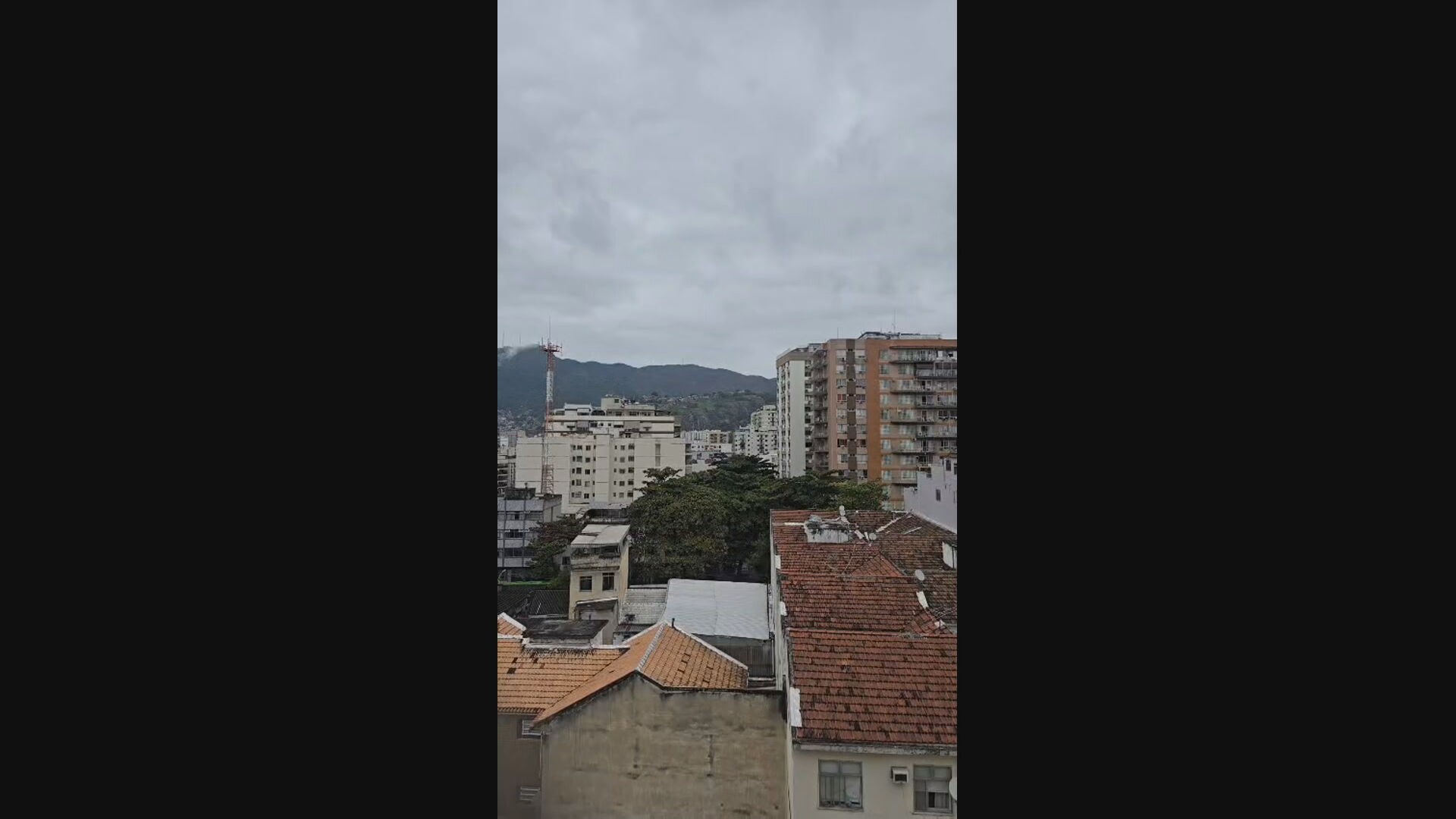Moradores relatam intenso tiroteio na Grande Tijuca nesta sexta-feira