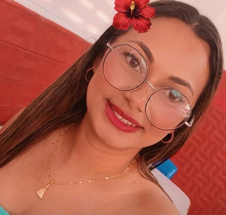 Mulher morta após festa em que suspeito propôs reconciliação no palco tinha 4 filhos e trabalhava em 2 empregos