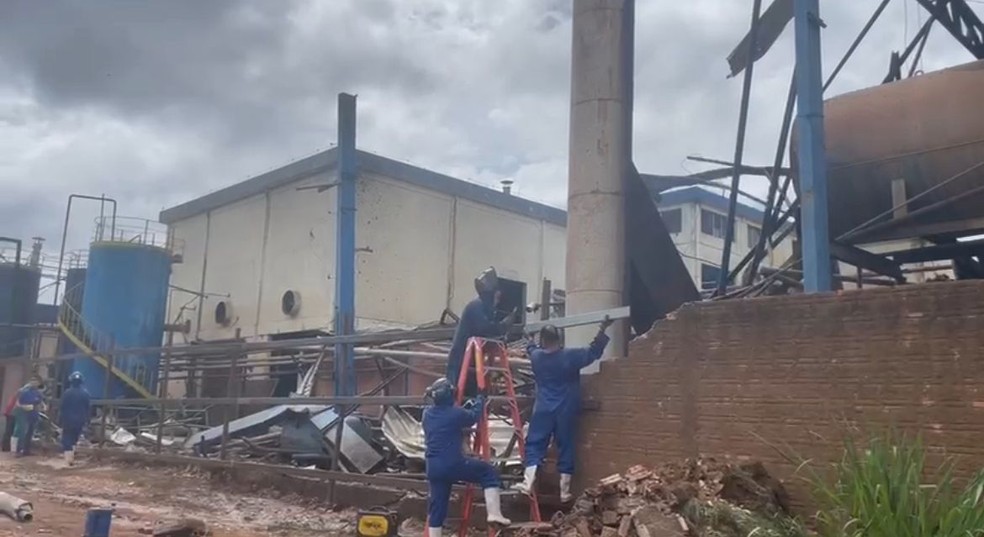 Destruição causada por explosão de caldeira em frigorífico de Porto Velho — Foto: Rede Amazônica