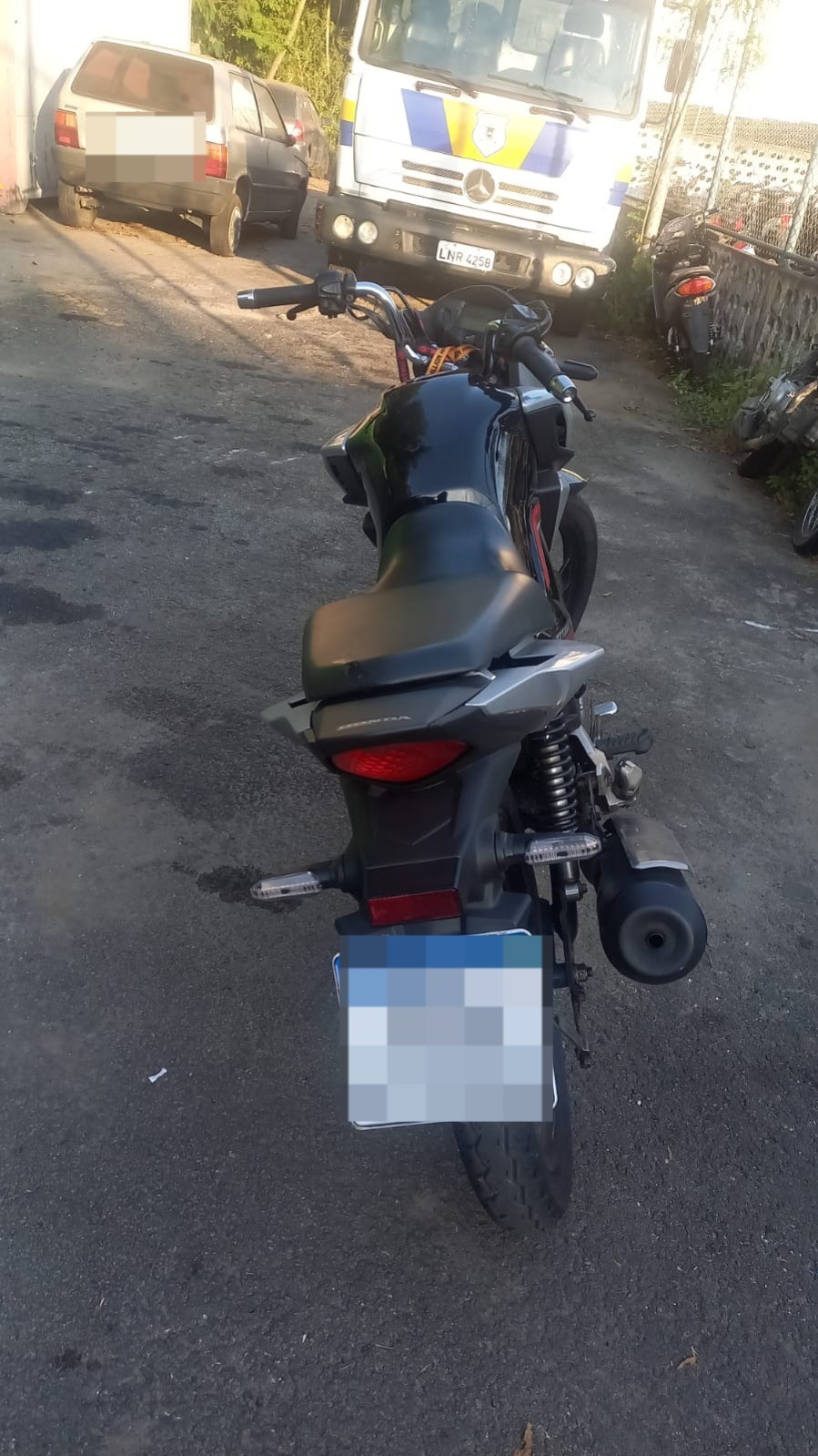Adolescente de 16 anos é flagrado conduzindo moto em Volta Redonda