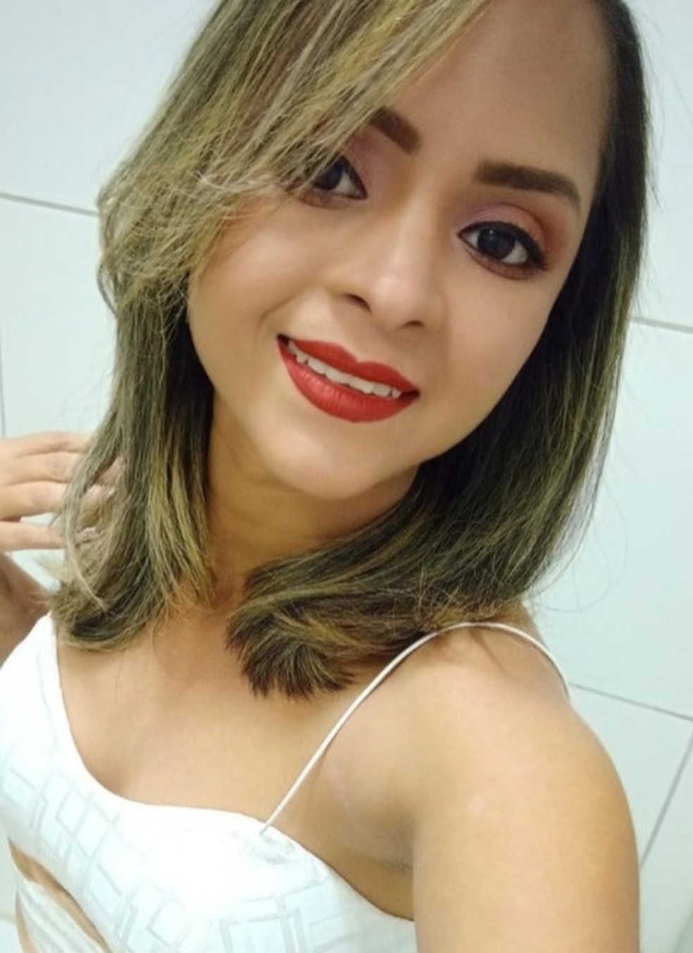 Vítima foi identificada como Mikaelly Mendes da Silva, de 26 anos — Foto: Reprodução