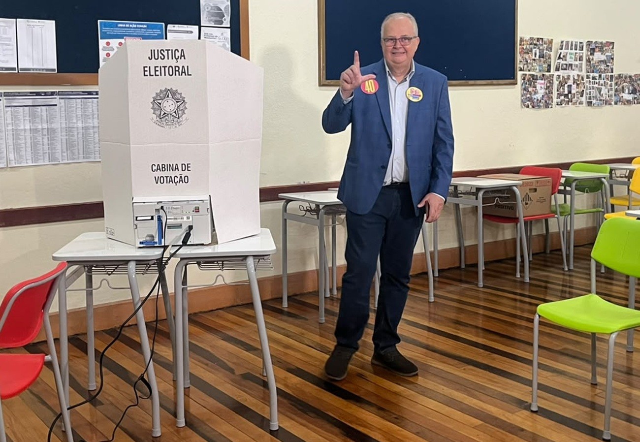 Senado por SC: Afrânio Boppré (PSOL) vota em Florianópolis
