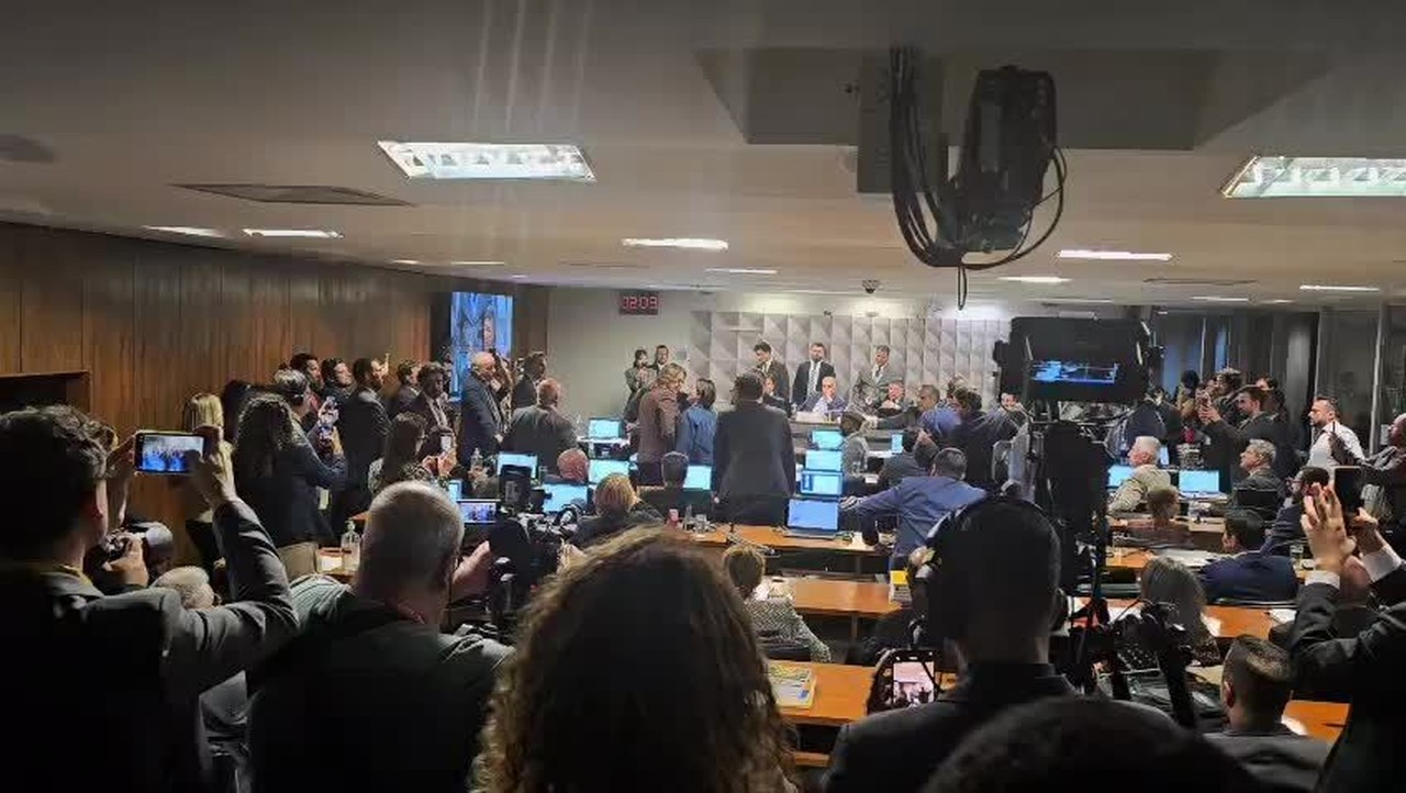 Deputada Coronel Fernanda e senadora Leila batem boca e se encararam na CPI do INSS; vídeo