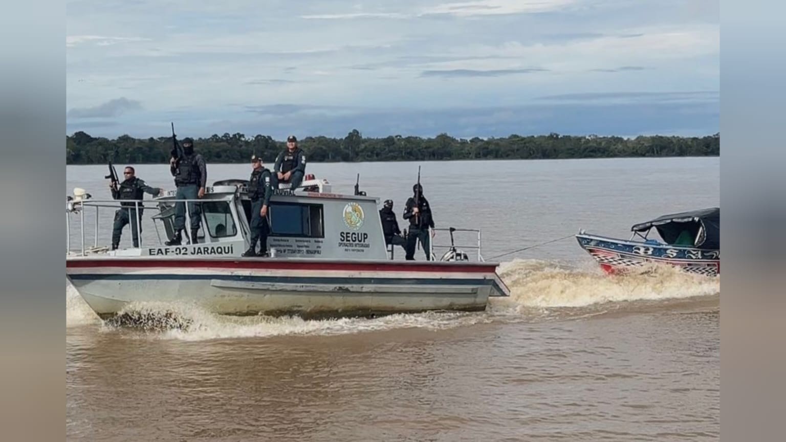 Dois homens morrem em troca de tiros com a PM e 35 kg de drogas são apreendidos em Almeirim