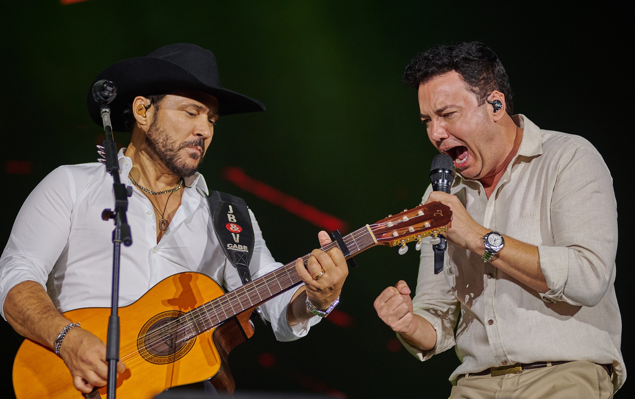 João Bosco & Vinícius revivem início  do sertanejo universitário em noite de nostalgia no Ribeirão Rodeo Music 2026