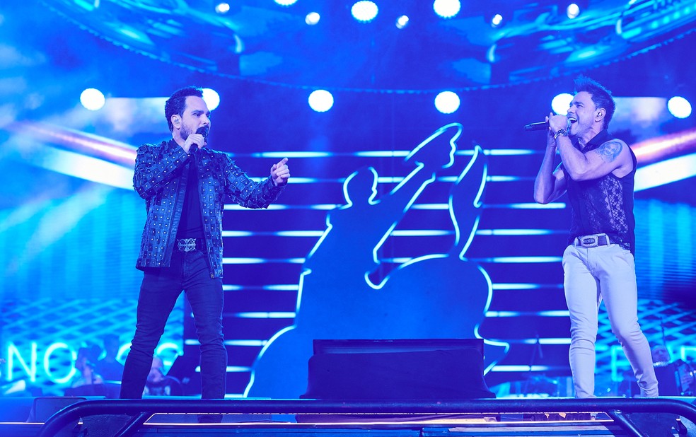 Zezé Di Camargo & Luciano cantam clássicos da carreira para arena apaixonada na Festa do Peão de Barretos — Foto: Érico Andrade /g1