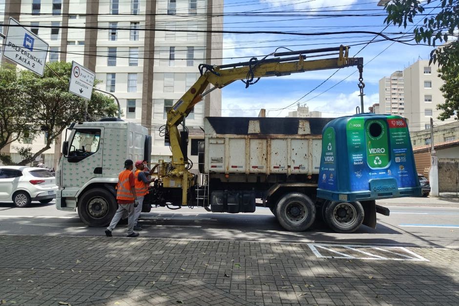Primeiro mês de ecopontos gera 2,4 t de vidro reciclado
