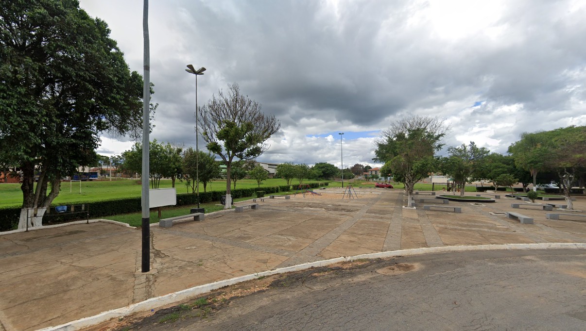 Homem é morto a facadas em praça de Itapetininga