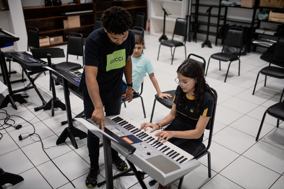 Os pais e mães também reconhecem o desenvolvimento dos filhos e enxergam a importância dos projetos. — Foto: Assessoria