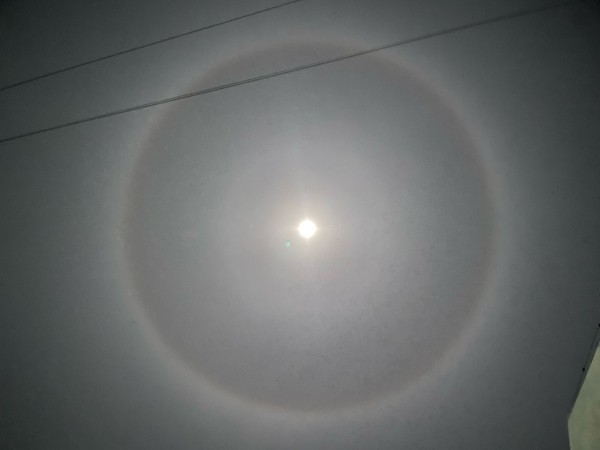 Círculo ao redor da Lua: entenda como se forma o fenômeno registrado no céu do interior de SP