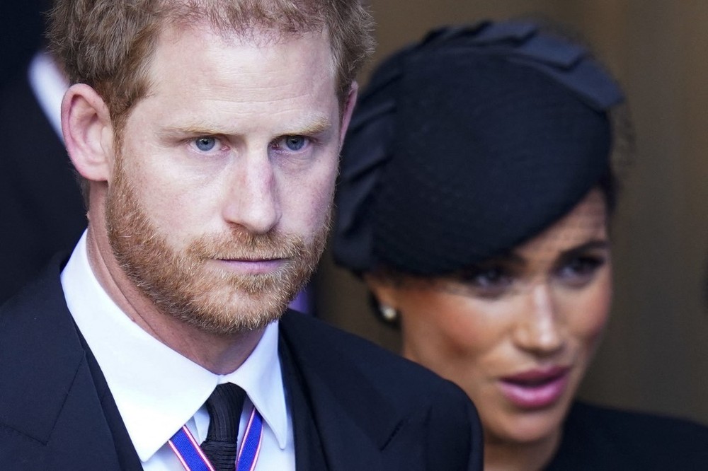 Harry e Meghan são perseguidos de carro por paparazzi em ruas de Nova York