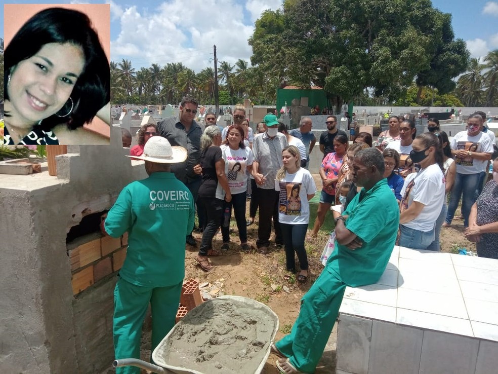 Sepultamento de Roberta Dias acontece quase 10 anos após assassinato da jovem, que estava grávida quando foi sequestrada em 2012 — Foto: Arquivo pessoal