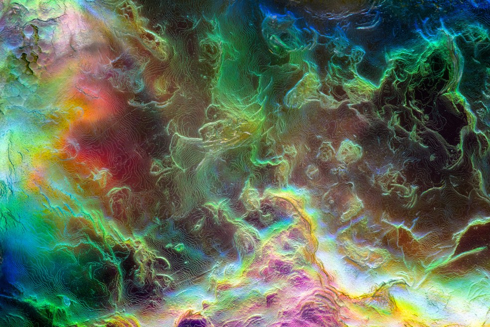 20º lugar: Concha de abalone, um molusco marinho, vista em detalhes ao microscópio. — Foto: Justin Theodore Benttinen/Nikon Small World