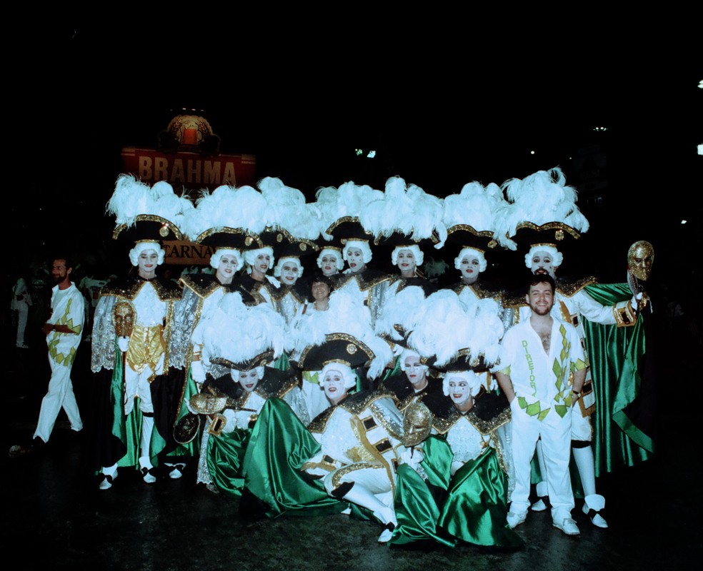 Fábio de Mello com a Comissão de Frente da Imperatriz em 1993 — Foto: Wigder Frota/Arquivo Pessoal