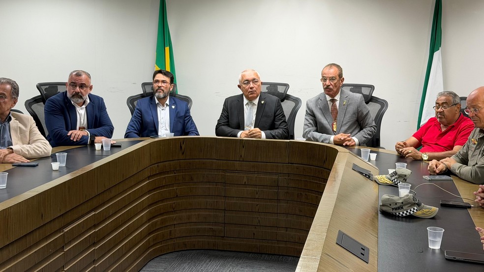 Reunião definiu que ônibus circulam normalmente em Natal — Foto: Kleber Teixeira/Inter TV Cabugi