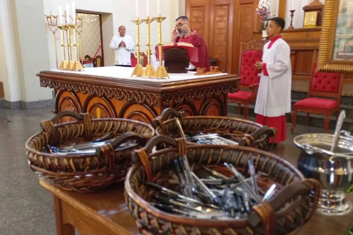 Enem 2025: candidatos recebem ‘benção das canetas’ em missa de Campo Grande