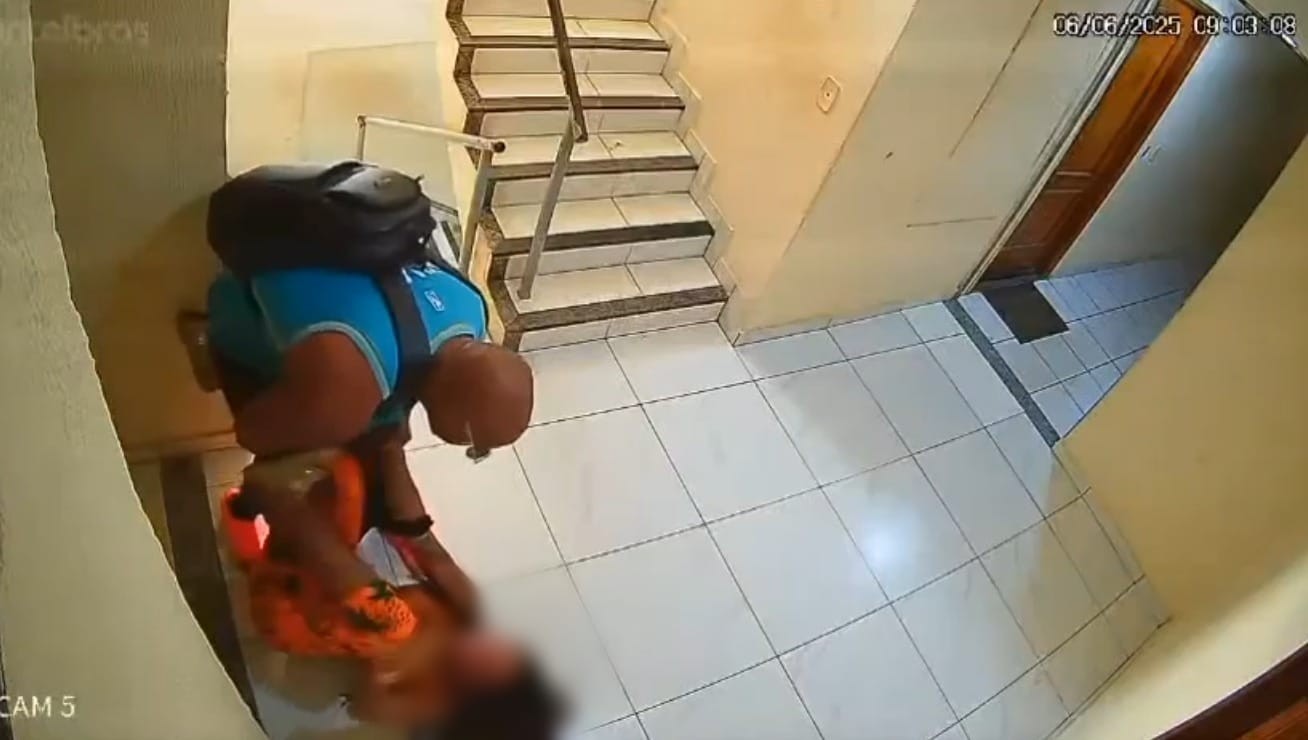 Polícia prende homem filmado espancando a ex-mulher no Recreio; vídeo mostra agressão