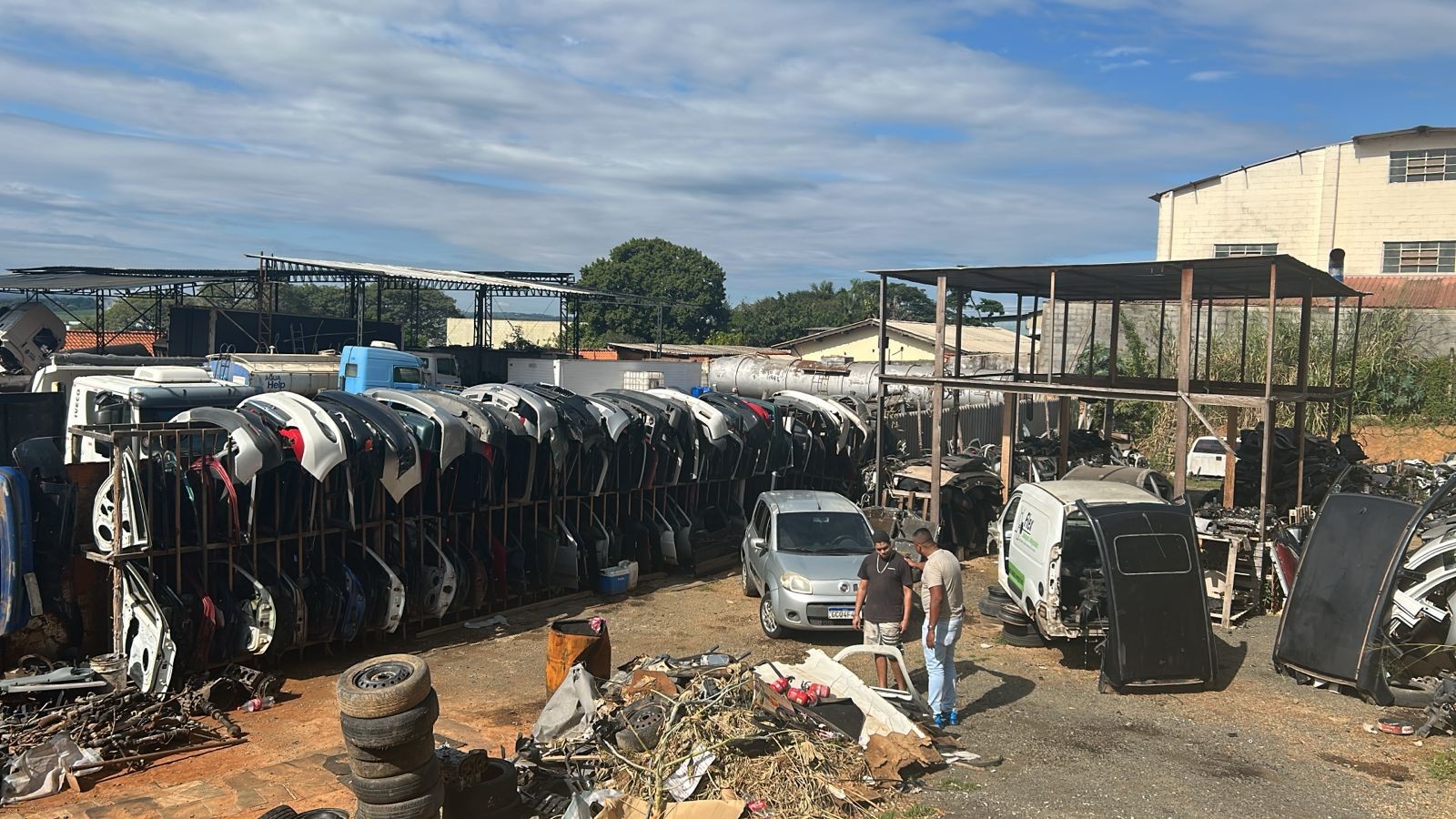 Polícia descobre desmanche em oficina irregular e dois são presos em Indaiatuba