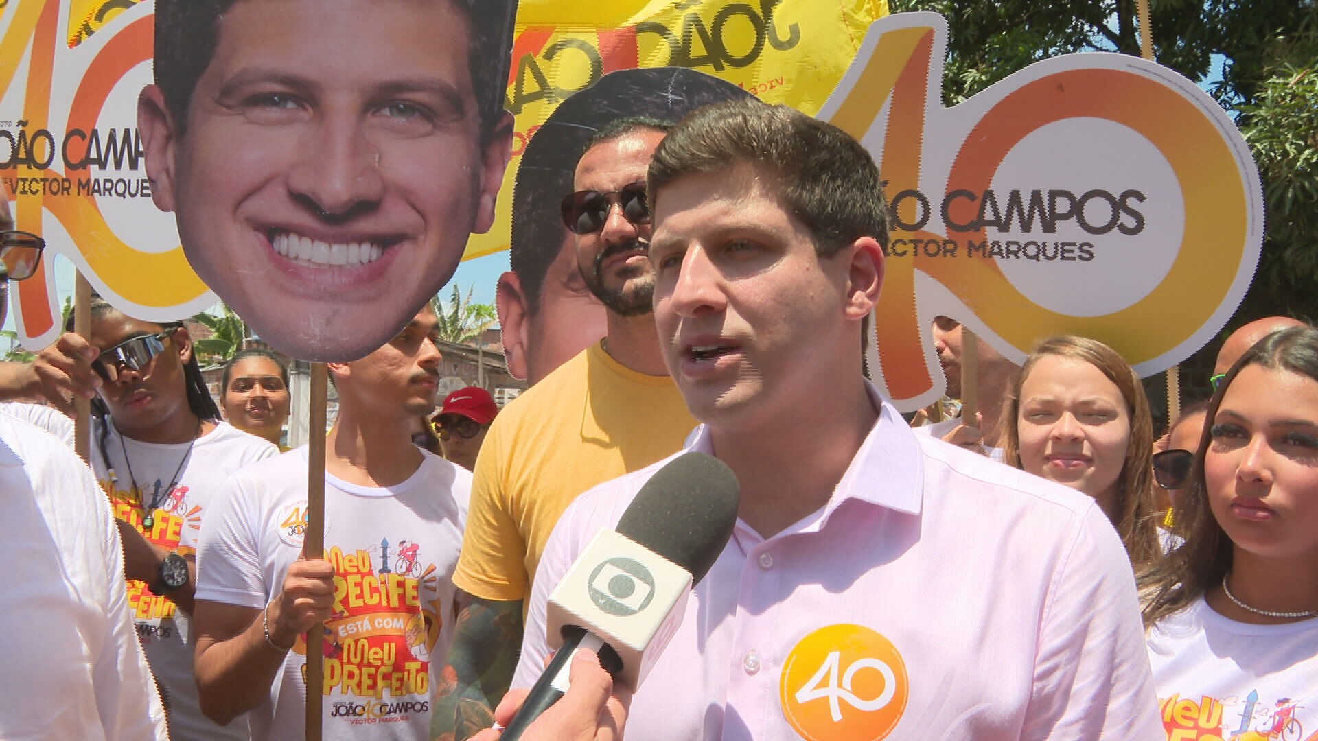 João Campos promete urbanizar as comunidades do Recife