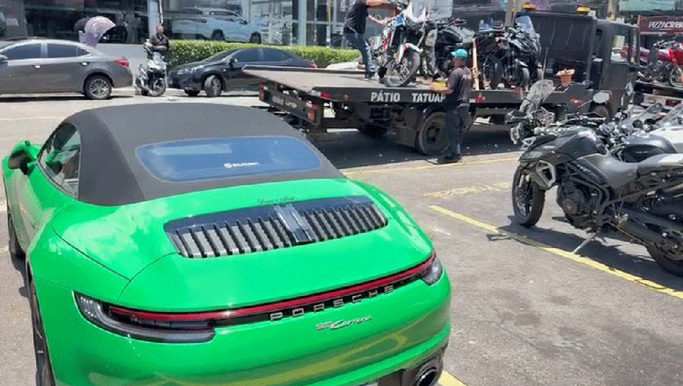Polícia apreende Porsche e 20 motos em operação contra 'rolezinhos' com veículos na Zona Leste de São Paulo — Foto: Reprodução/Polícia Civil