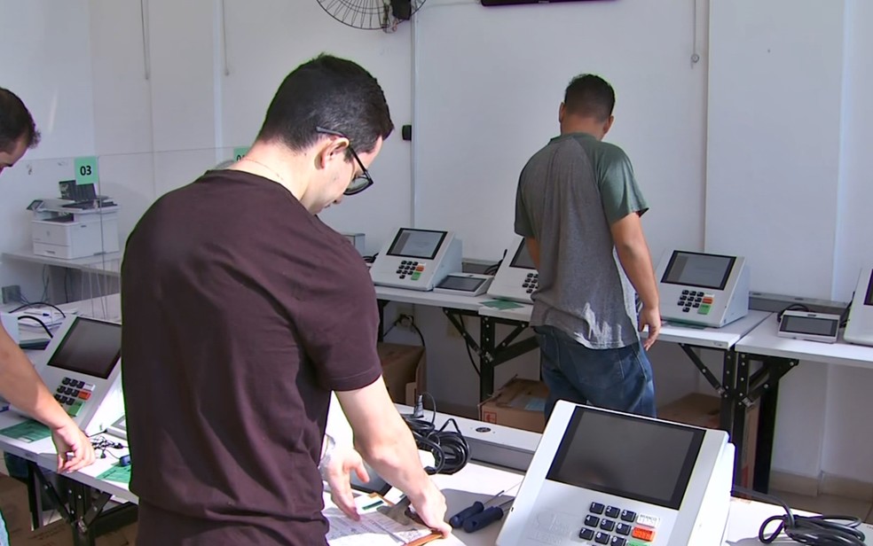 Cart�rios eleitorais do Sul de Minas concluem prepara��o das urnas que ser�o usadas no dia das Elei��es � Foto: Reprodu��o EPTV