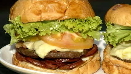 Brasileiros consomem em média 25 mil hambúrgueres por dia