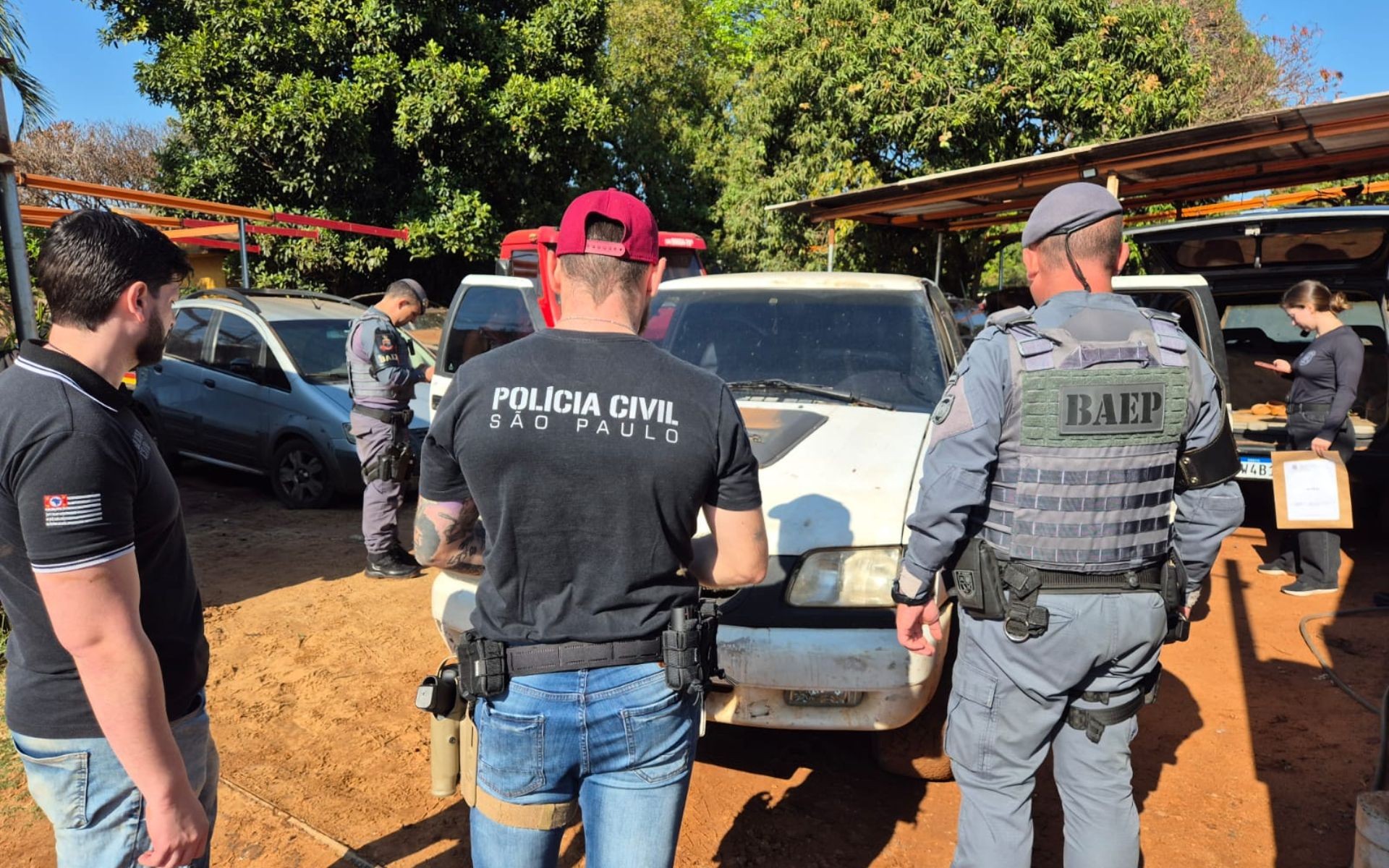 Operação lacra 12 locais por suspeita de desmanches clandestinos de veículos no noroeste de SP