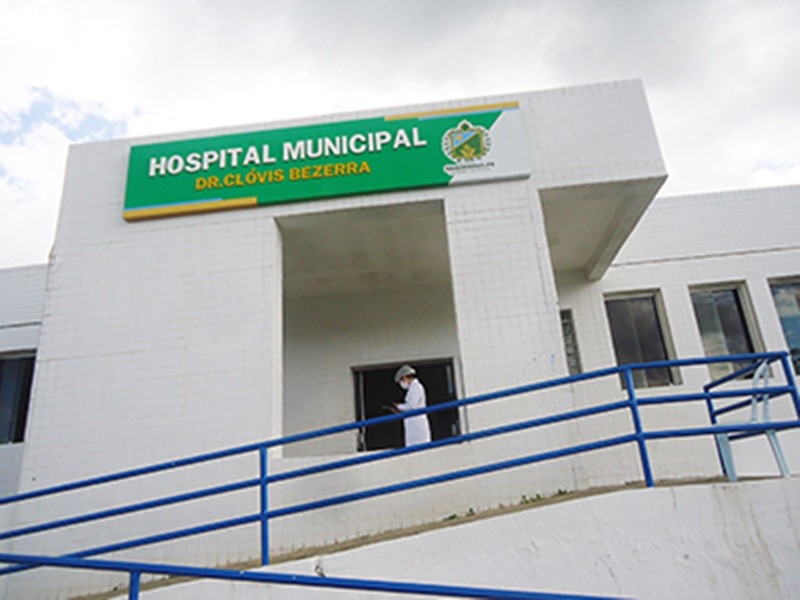 
Idoso passa mal e morre após caminhonete perder o controle e atingir casa em Bananeiras