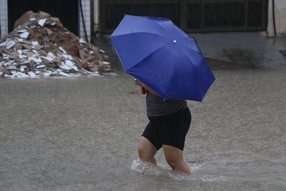 Chuva provoca alagamento em vários pontos de Belém. — Foto: Akira Onuma