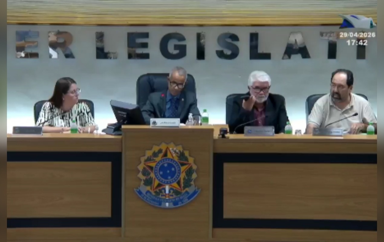 Vereadores de Avaré votam contra cassação do mandato de presidente da Câmara e caso é arquivado