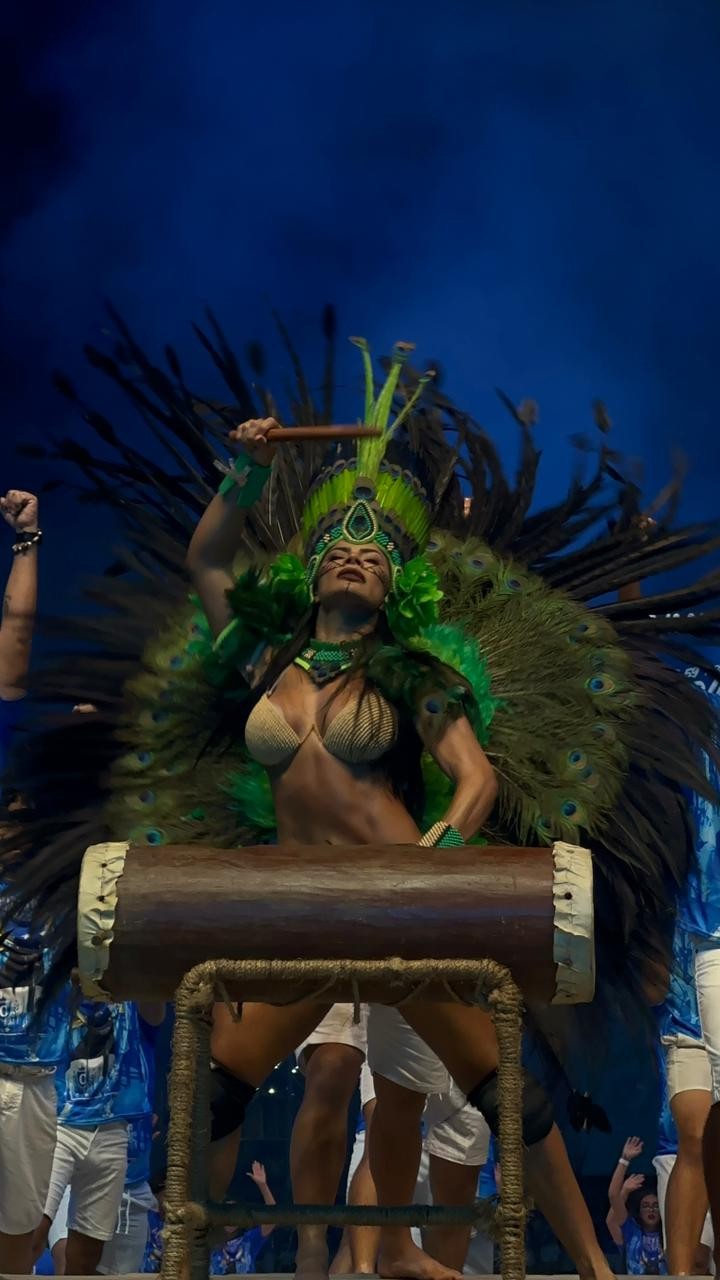 Marciele Albuquerque leva público ao delírio em último ensaio aberto antes do Festival de Parintins