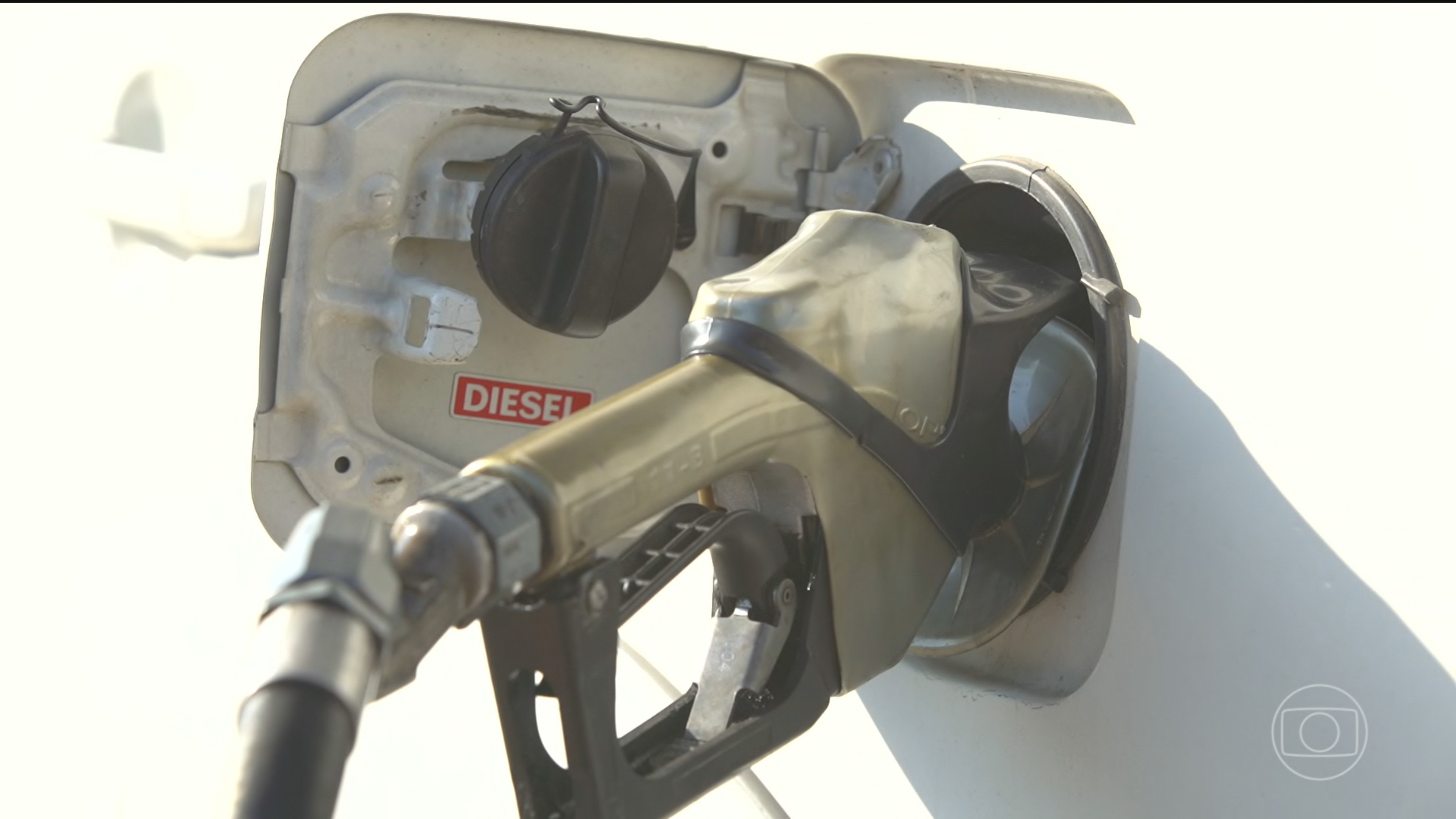 Governo anuncia medidas para conter efeitos da alta do petróleo sobre preços dos combustíveis e das passagens aéreas